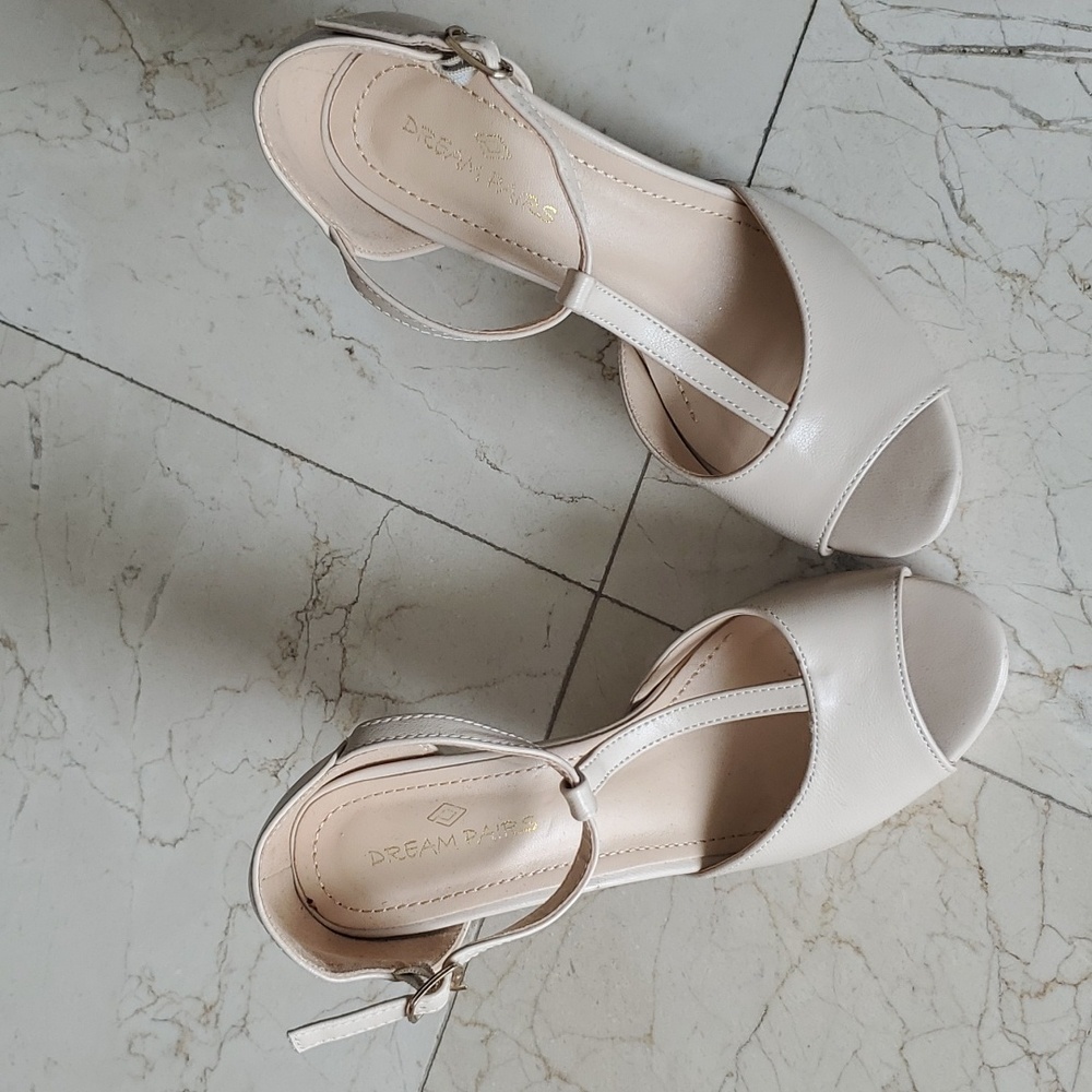 Dream Pairs Ankle Strap Heels Women's Size 6
